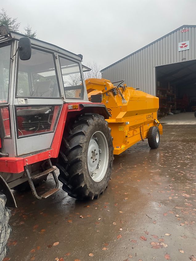 Lucas Lucas Castor 60 R² zwei Auflösewalzen Ballenauflöser