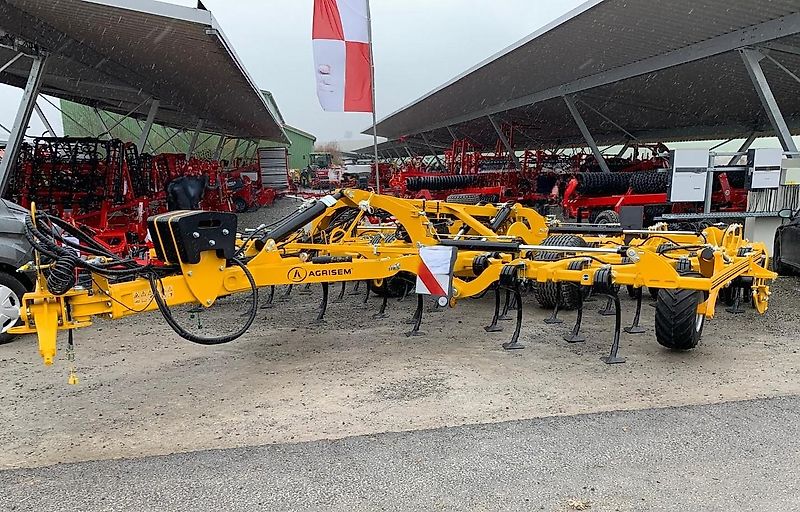 AGRISEM Vibromulch 5-balkiger Flachgrubber 8 m Doppel U-Sem Walze