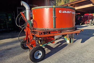 Kverneland Taarup 806