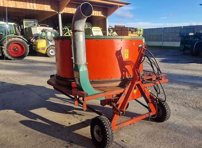 Kverneland Taarup 806