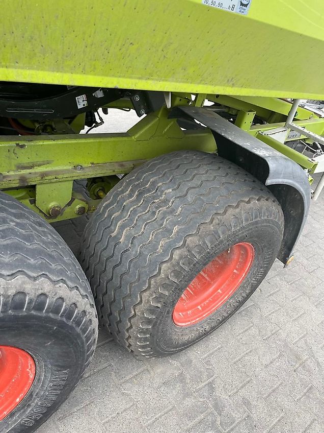 Claas Quadrant 2200 RC