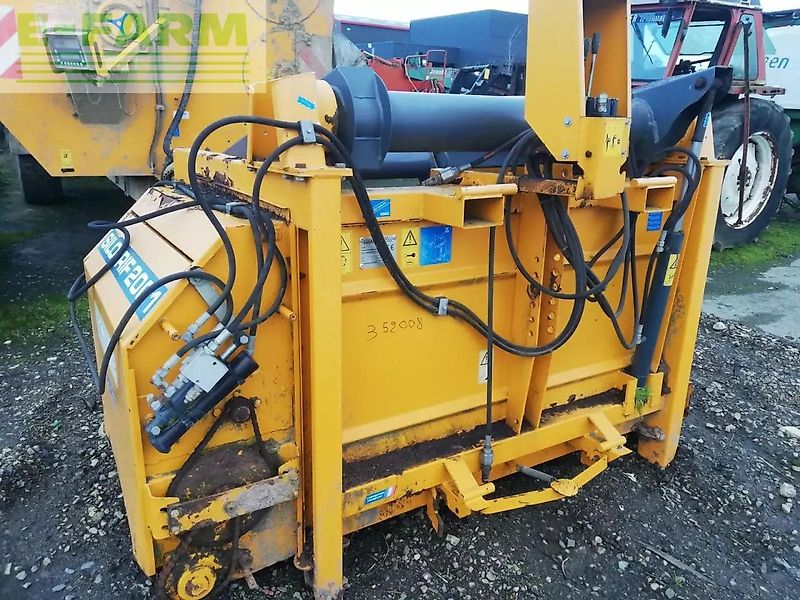 Lucas silogrif 2001 m