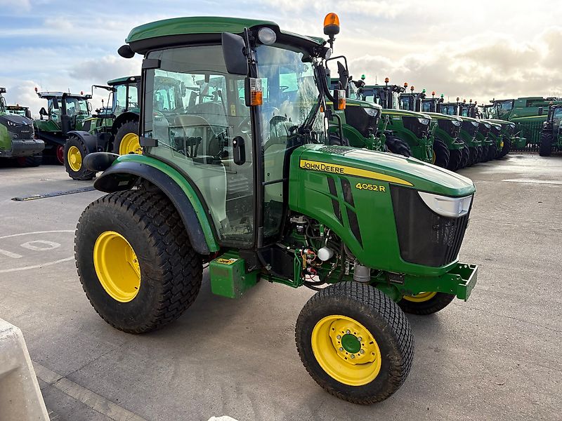 John Deere 4052R