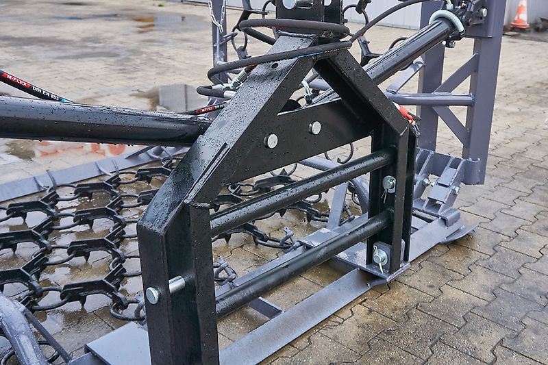 Top-Agro HaevyDuty AKTIONSPREIS Sehr ROBUSTE Wiesenegge 5m 4 Reihig Hydr. Klappbar Lackiert !!NEU!!