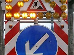 Nissen Verkehrsleittafel Absperrtafel Verkehrsleitanhänger GPS