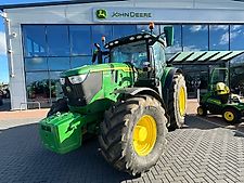 John Deere 6R 215