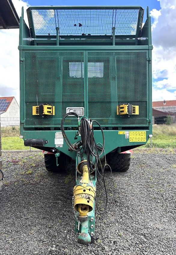 Farmtech FORTIS 2200 Abschiebewagen + Streuwerk