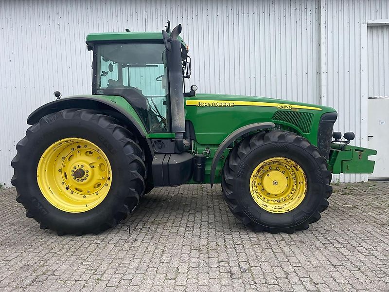 John Deere 8320