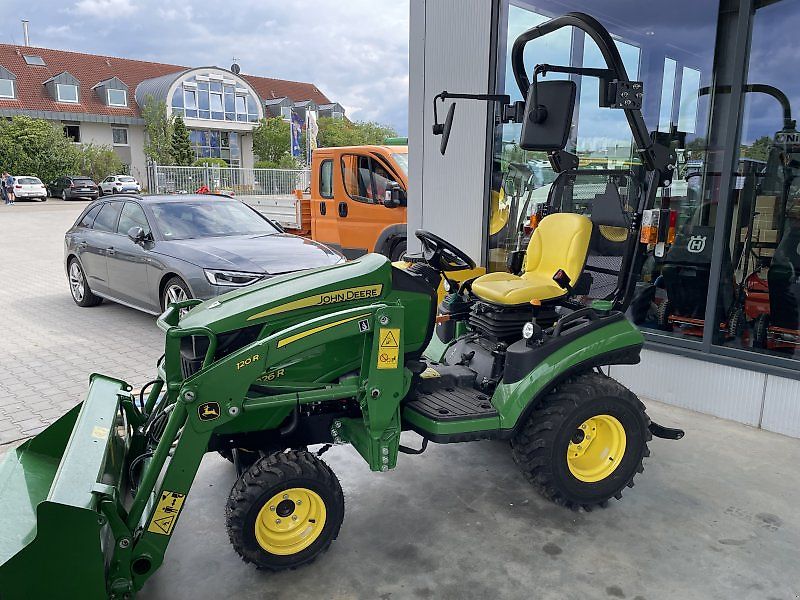 John Deere 1026R