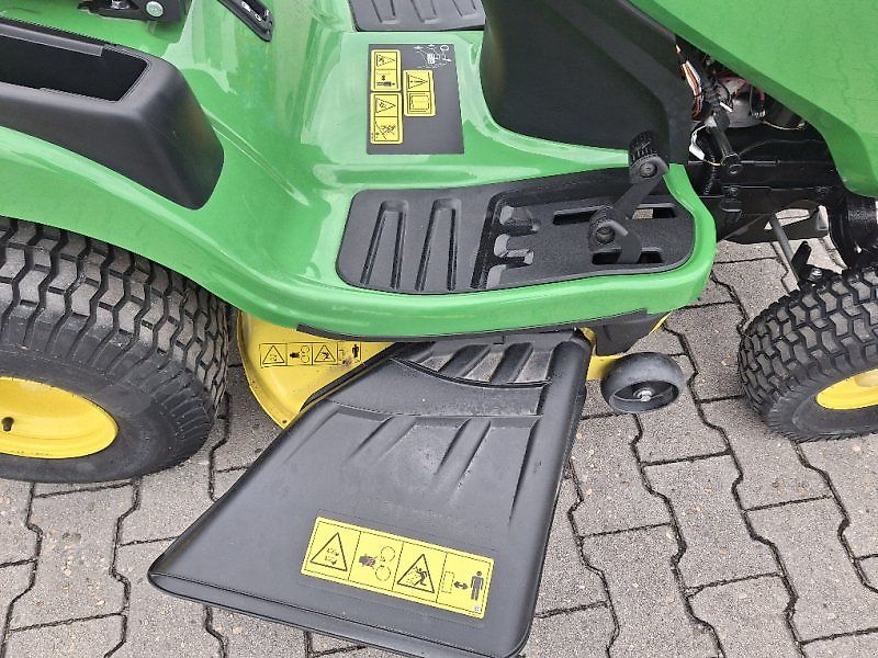 John Deere X107
