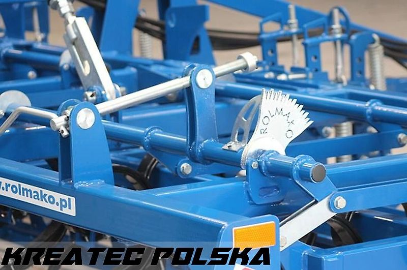 Rolmako Saatbettkombination kompakt / Kompaktgrubber U 684 PRO mit Zinken SU, halb-aufgehängte Version, Breiten von 2,5 m bis 6 m