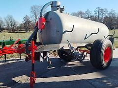 Fliegl Wasserwagen Kotte VE4500 Bereifung 21.0/80-20 PR 12 Selbstbefüller mit Vakumpumpe und Druckverteiler mit Fahrzeugschein im OrginalWasserverteilfass 4500Liter mit gefederter Achse