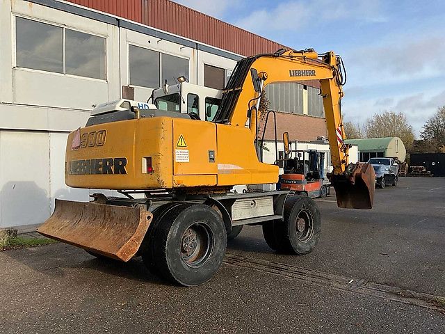 Liebherr A 900 B Litronic