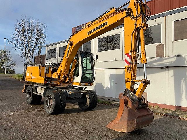 Liebherr A 900 B Litronic