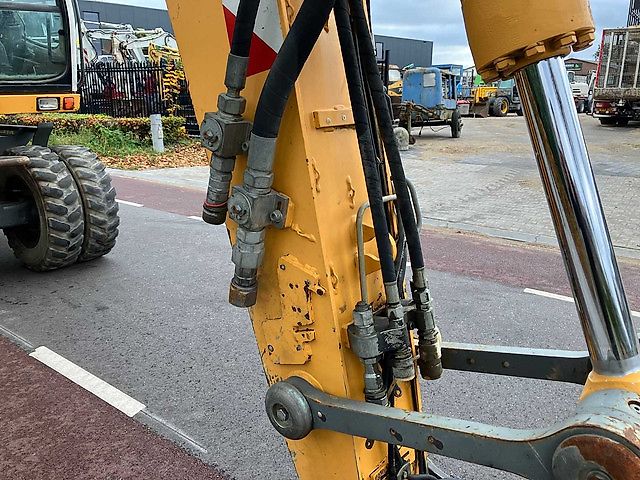 Liebherr A316 Litronic