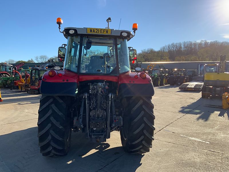 Massey Ferguson 6714S Dyna 6 Tractor (ST25200)