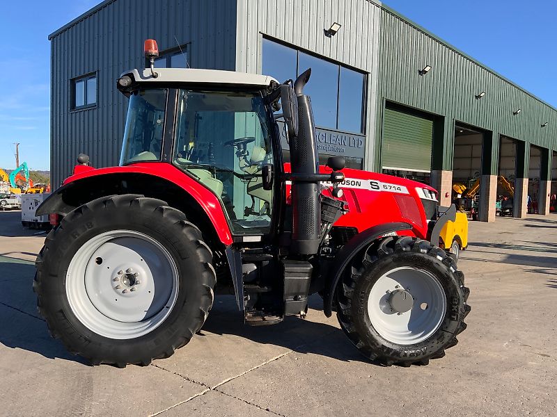 Massey Ferguson 6714S Dyna 6 Tractor (ST25200)