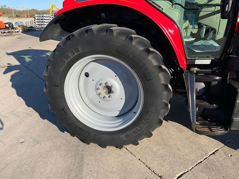 Massey Ferguson 6714S Dyna 6 Tractor (ST25200)
