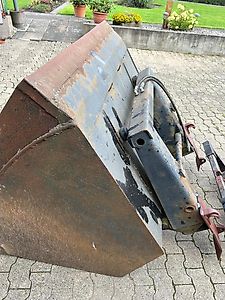 Weidemann Gabelstaplerschaufel 150 cm Hofladerschaufel optional mit Euroaufnahme passend auch fürSchäffer Gehl Mustang