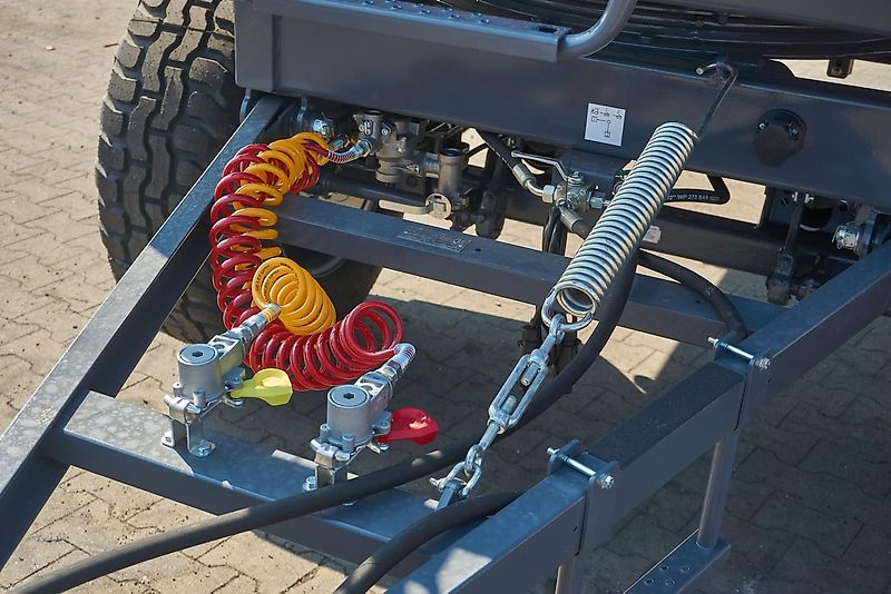 Metal-fach Anhänger T711/1 8 T Dreiseitenkipper 2 Achser