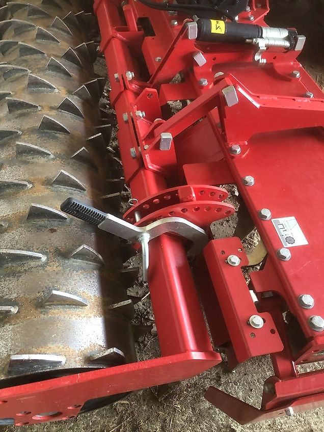 Kverneland Kreiselegge Kverneland NG-H 101 F30 bis 300PS