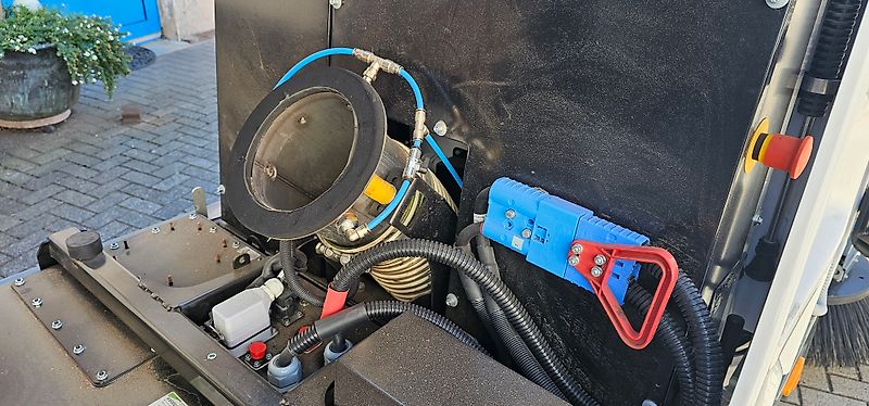 Tenax ELECTRA 2.0 EVOS + 100% elektrische Straßenreinigung - auch zur Miete!