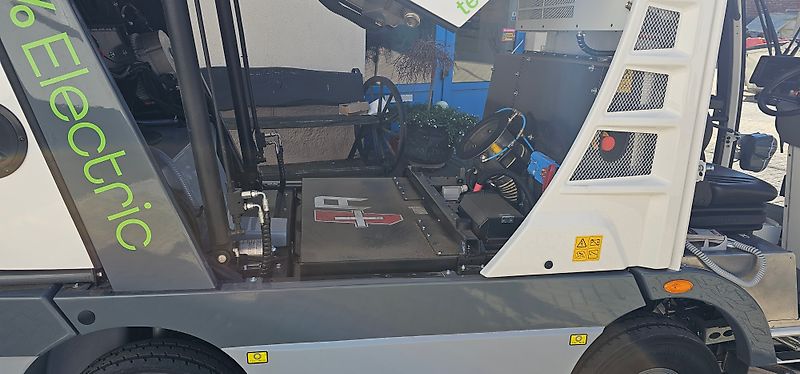 Tenax ELECTRA 2.0 EVOS + 100% elektrische Straßenreinigung - auch zur Miete!