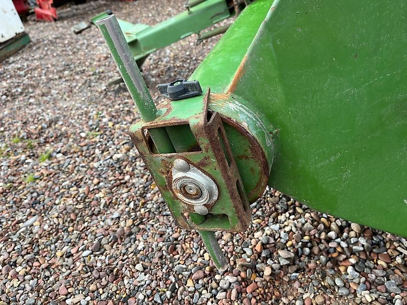 Amazone Düngerbefüllschnecke mit hydr. Neigungsverstellung und Doppelauslauf (von ED 601-K)