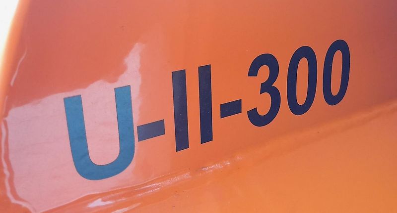 Hauer U-II-300 Schneepflug