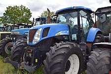 New Holland T 7040 