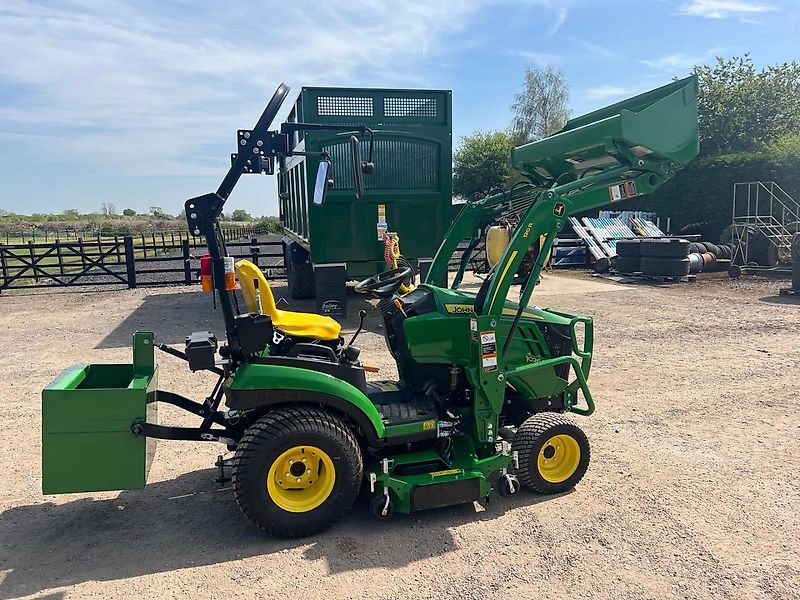 John Deere 1026R
