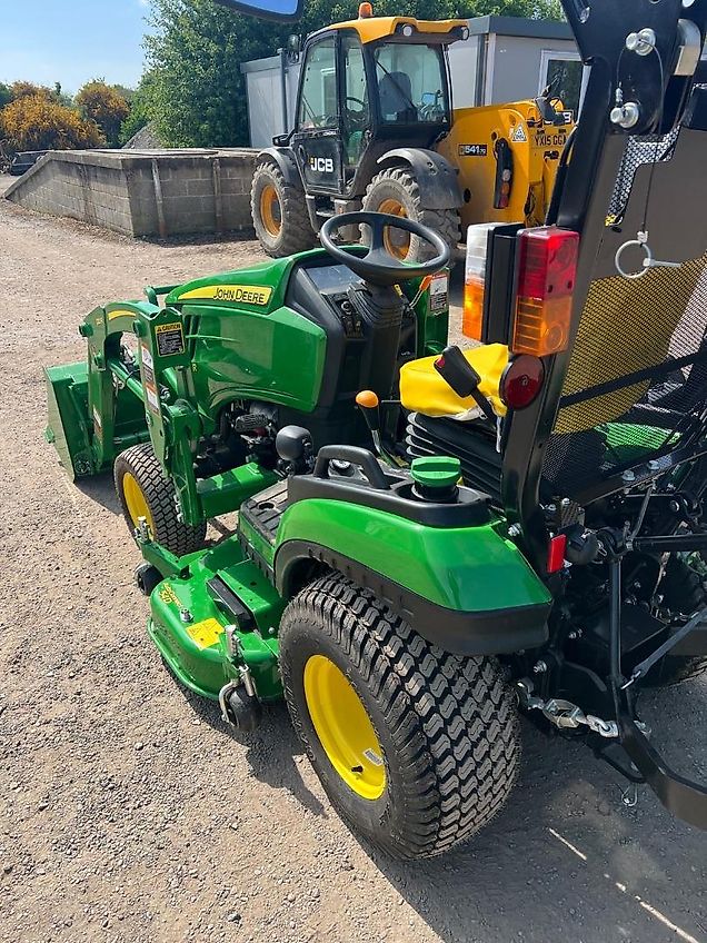 John Deere 1026R