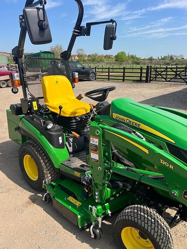 John Deere 1026R