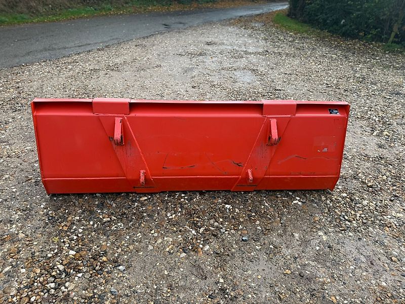 Kubota M1816E Front Loader Bucket