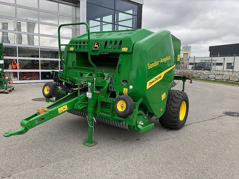 John Deere F 441 M Rundballenpresse