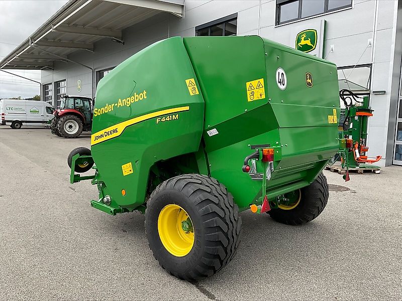 John Deere F 441 M Rundballenpresse