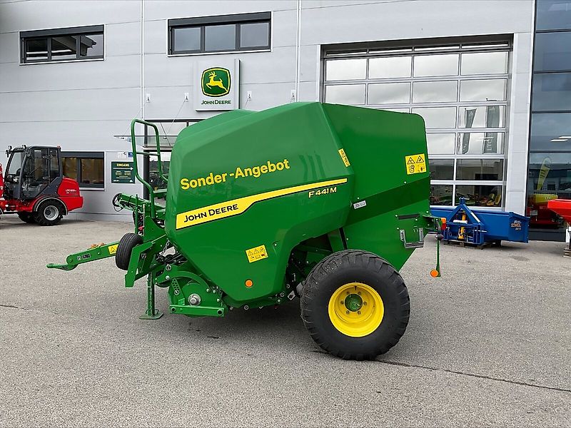 John Deere F 441 M Rundballenpresse