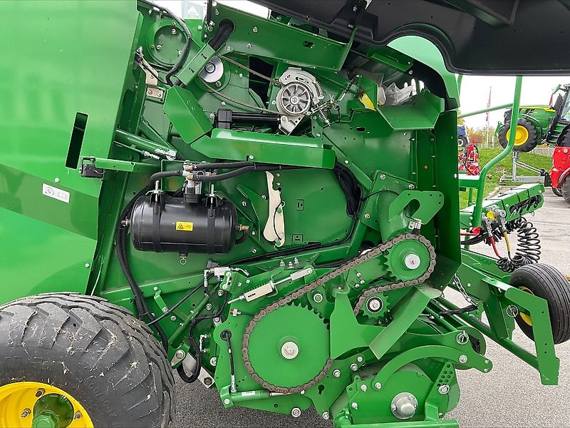 John Deere F 441 M Rundballenpresse