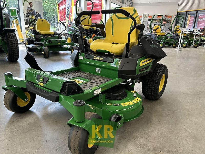 John Deere Z320R #692211