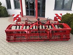 Lupus Wał tandem strunowo-zębaty na przedni tuz z włóką 3,0 m , ø 400/Tandem string-toothed roller for the front hitch with a scraper beam 3.0 m, ø 400/Rullo dentato tandem per attacco anteriore con trave raschiante 3,0 m, ø 400/ Rouleau tandem denté en chaîne