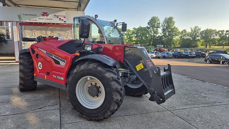 Massey Ferguson TH.7038