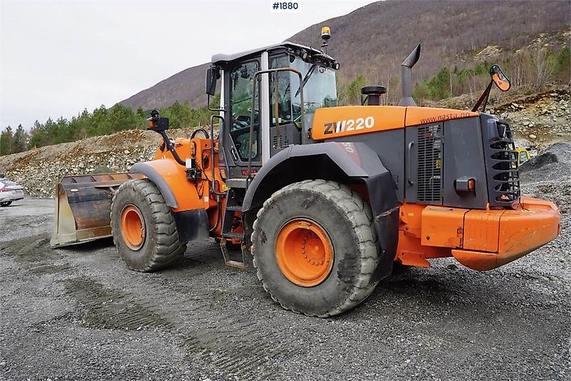 Hitachi ZW220