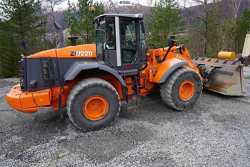Hitachi ZW220