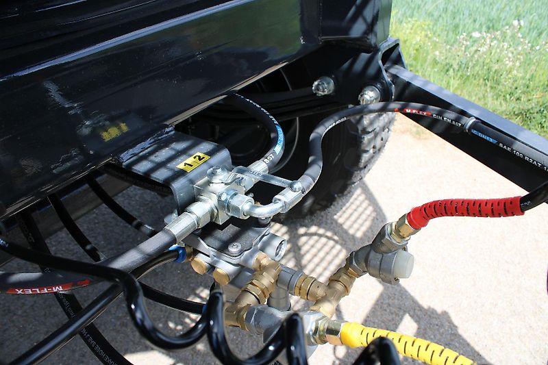 Pronar T 680 Dreiseitenkipper 18 Tonnen