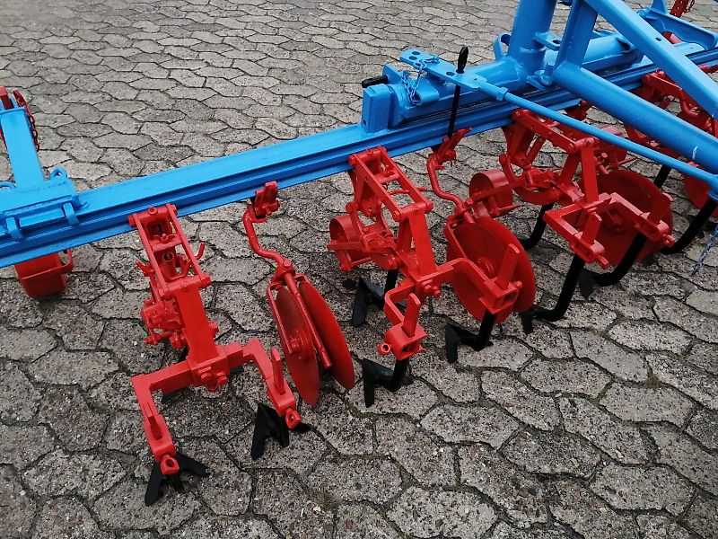 Rau Keine Schmotzer Hacke!! Vier Reihige Rau Hacke mit Kulturschutzscheiben &Exaktsteuerung in Manueler Ausführung