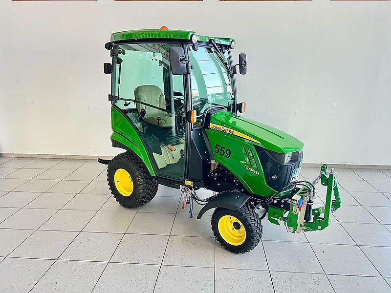 John Deere 1026R