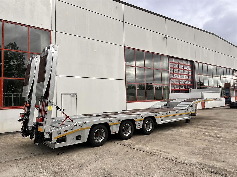 Möslein ST 3 3 Achs Satteltieflader neu