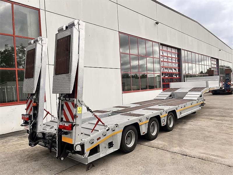 Möslein ST 3 3 Achs Satteltieflader neu