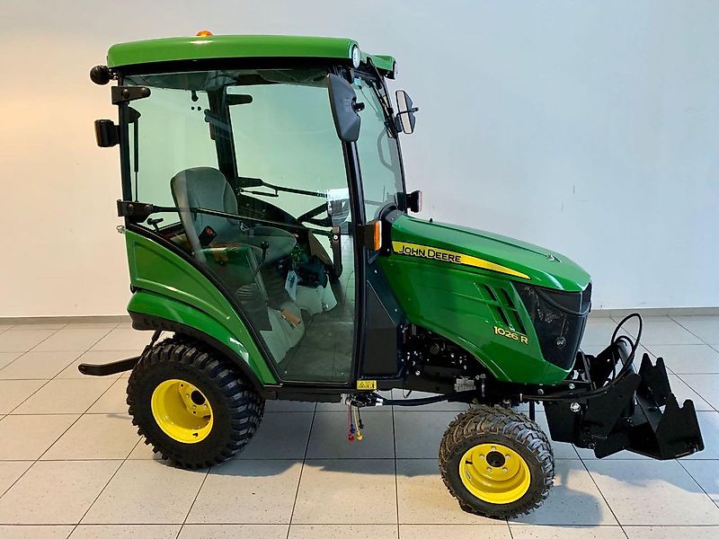 John Deere 1026R