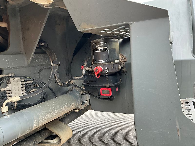 Liebherr 514 Stereo Wheeled Loading Shovel (ST23960)